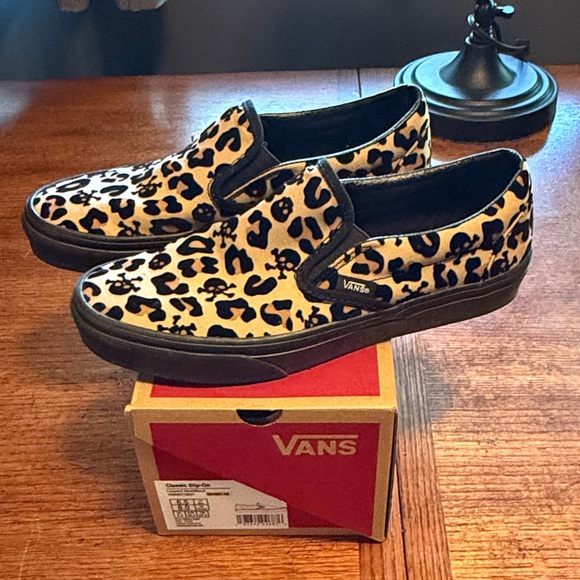 Special Edition Vans Leopard Skull💀Print Slip-Ons - Picture 2 of 5